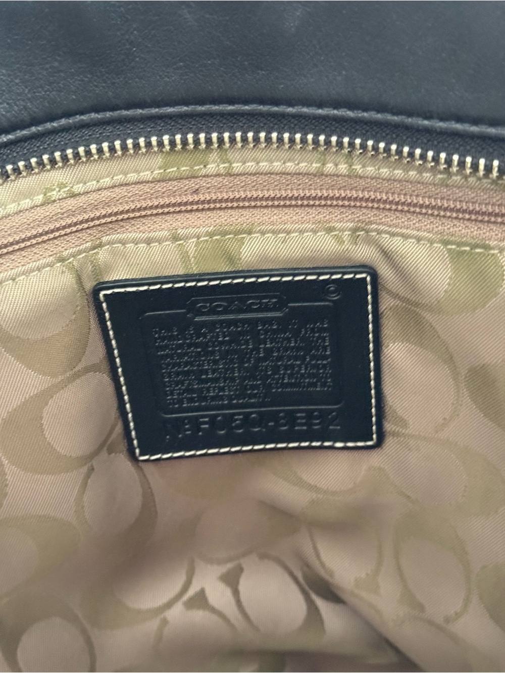 COACH Vintage Black Leather Hamptons Tote Bag - Picture 3 of 9